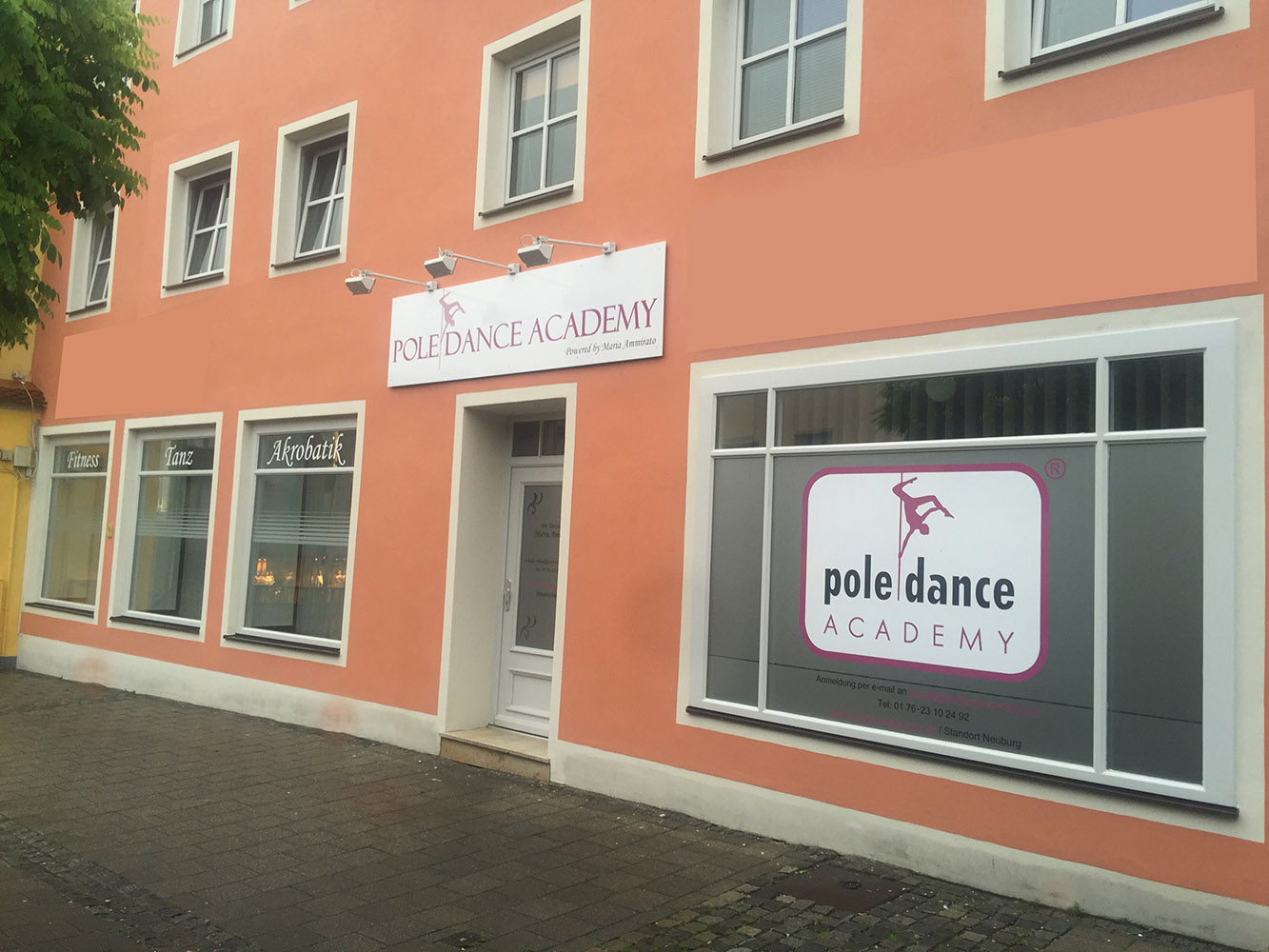 Pole Dance Academy Neuburg a. d. Donau Pole Dance Academy Neuburg a. d. Donau